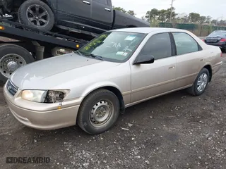 2001 Toyota Camry CE with VIN 4T1BG22K01U023122, listed as a IAAI auction lot 41995936 with 172,134 mi miles. Bid and sale history available at carsss.com. Image 2.