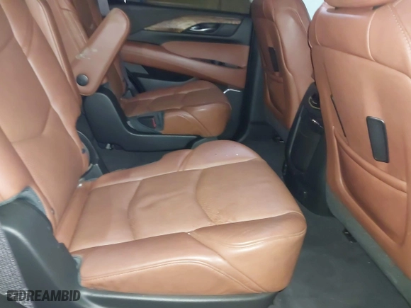2015 Cadillac Escalade Premium with VIN 1GYS3NKJ8FR688489, listed as a IAAI auction lot 41914908 with 98,775 mi miles. Bid and sale history available at carsss.com. Image 8.