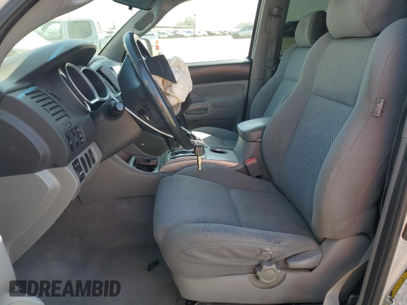 2007 Toyota Tacoma PreRunner z VIN 5TEJU62N37Z399808, wystawiony jako Copart lot #56256125 z przebiegiem 175 093 mil mil oraz Szkoda całkowita • Salvage title. Historia ofert i sprzedaży dostępna na DreamBid. Obrazek 7.