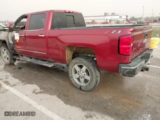 2019 Chevrolet Silverado 2500HD LTZ with VIN 1GC1KTEY6KF143162, listed as a IAAI auction lot 41814043 with 1 mi miles. Bid and sale history available at carsss.com. Image 3.