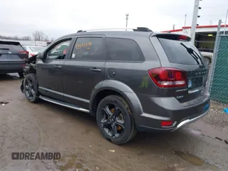 2020 Dodge Journey Crossroad z VIN 3C4PDCGB4LT271100, wystawiony jako IAAI lot #41552975 z przebiegiem 74 400 mil mil oraz . Historia ofert i sprzedaży dostępna na DreamBid. Obrazek 3.