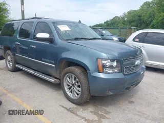 2008 Chevrolet Suburban LTZ z VIN 3GNFK16368G198691, wystawiony jako IAAI lot #42305176 z przebiegiem 273 814 mil mil oraz . Historia ofert i sprzedaży dostępna na DreamBid. Obrazek 1.