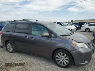 2013 Toyota Sienna XLE z VIN 5TDDK3DC8DS069085, wystawiony jako Copart lot #62768235 z przebiegiem 140 242 mil mil oraz Szkoda całkowita • Salvage title. Historia ofert i sprzedaży dostępna na DreamBid. Obrazek 4.