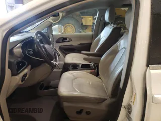 2017 Chrysler Pacifica Touring L Plus z VIN 2C4RC1EG4HR514185, wystawiony jako Copart lot #55503075 z przebiegiem 120 637 mil mil oraz Nie do naprawy • Non repairable. Historia ofert i sprzedaży dostępna na DreamBid. Obrazek 7.
