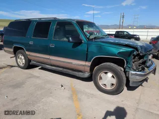 1996 GMC Suburban with VIN 1GKFK16R0TJ729179, listed as a Copart auction lot 51996035 with 206,230 mi miles and Salvage Title. Bid and sale history available at carsss.com. Image 4.