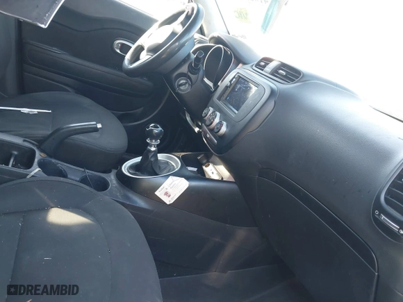 2014 Kia Soul with VIN KNDJN2A2XE7095960, listed as a IAAI auction lot 41662235 with 117,622 mi miles. Bid and sale history available at carsss.com. Image 5.