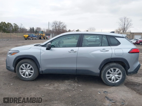 2022 Toyota Corolla Cross L с VIN 7MUAAABG4NV027200, выставлен на аукционе IAAI как лот 41834113 с пробегом 58 533 миль миль и . История ставок и продаж доступна на DreamBid. Изображение 15.