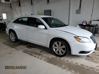 2013 Chrysler 200 Touring with VIN 1C3CCBBB0DN538581, listed as a Copart auction lot 54549154 with 154,119 mi miles and Non Repairable. Bid and sale history available at carsss.com. Image 4.