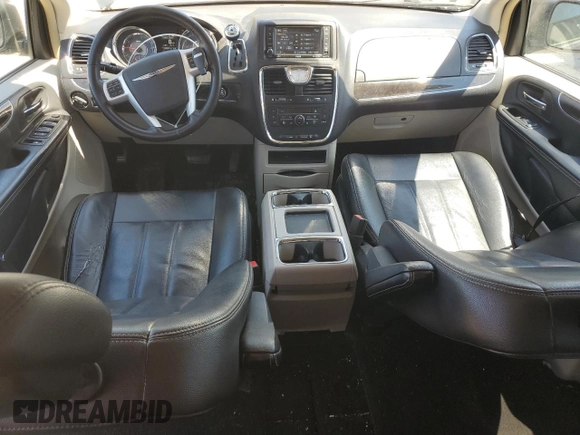2015 Chrysler Town & Country Touring with VIN 2C4RC1BG9FR602294, listed as a Copart auction lot 55867135 with 188,894 mi miles and Clean Title. Bid and sale history available at DreamBid. Image 8.