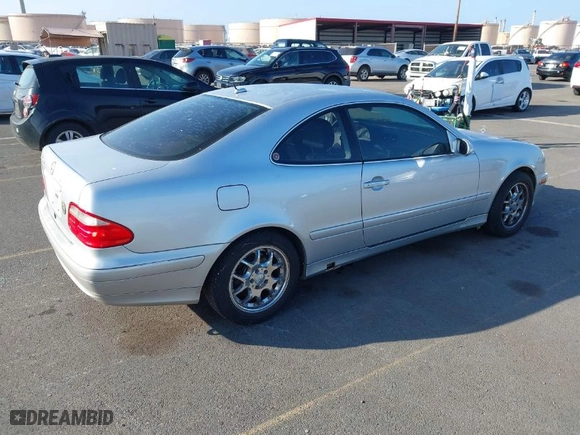 2001 Mercedes-Benz CLK-Class with VIN WDBLJ65G11F177186, listed as a IAAI auction lot 41583912 with 1 mi miles. Bid and sale history available at carsss.com. Image 4.
