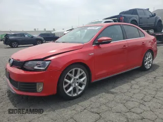 2014 Volkswagen Jetta GLI z VIN 3VW4T7AJ0EM318615, wystawiony jako Copart lot #58542385 z przebiegiem 211 879 mil mil oraz Szkoda całkowita • Salvage title. Historia ofert i sprzedaży dostępna na DreamBid. Obrazek 1.