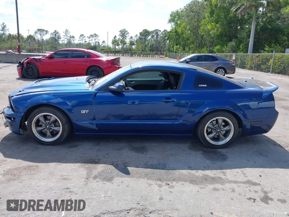 2008 Ford Mustang GT Deluxe z VIN 1ZVHT82H585192023, wystawiony jako IAAI lot #42170182 z przebiegiem 109 946 mil mil oraz . Historia ofert i sprzedaży dostępna na DreamBid. Obrazek 14.