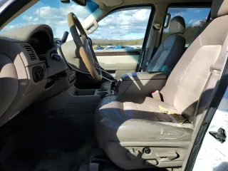 2003 Ford Explorer Eddie Bauer with VIN 1FMZU74K33UA69290, listed as a Copart auction lot 76154684 with 117,928 mi miles and Clean title. Bid and sale history available at DreamBid. Image 7.