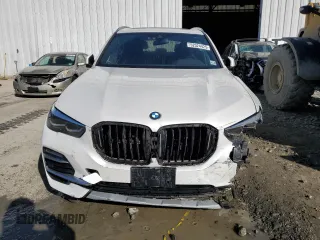 2021 BMW X5 xDrive40i z VIN 5UXCR6C06M9E05607, wystawiony jako Copart lot #52524425 z przebiegiem Nie podano mil oraz Szkoda całkowita • Salvage title. Historia ofert i sprzedaży dostępna na DreamBid. Obrazek 5.