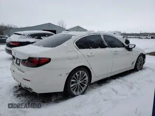 2022 BMW 5 Series 530i xDrive with VIN WBA13BJ04NCK71538, listed as a Copart auction lot 41398115 with 98,359 mi miles and Clean Title. Bid and sale history available at carsss.com. Image 3.