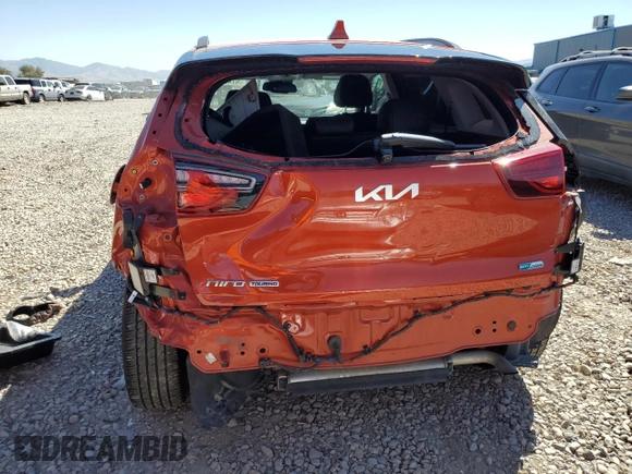 2022 Kia Niro Touring SE with VIN KNDCC3LCXN5532572, listed as a Copart auction lot 67485494 with 27,554 mi miles and Salvage Title. Bid and sale history available at carsss.com. Image 6.