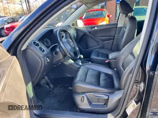 2011 Volkswagen Tiguan SE with VIN WVGBV7AX4BW535519, listed as a Copart auction lot 50371585 with 150,695 mi miles and Clean Title. Bid and sale history available at DreamBid. Image 5.