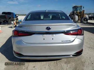 2021 Lexus ES with VIN 58ADA1C16MU006042, listed as a Copart auction lot 42586155 with 9,317 mi miles and Non Repairable. Bid and sale history available at carsss.com. Image 6.