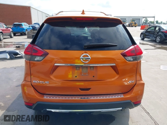 2020 Nissan Rogue SV z VIN JN8AT2MT0LW010383, wystawiony jako IAAI lot #42357191 z przebiegiem 156 116 mil mil oraz . Historia ofert i sprzedaży dostępna na DreamBid. Obrazek 17.