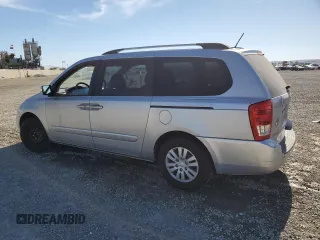 2011 Kia Sedona LX with VIN KNDMG4C71B6393066, listed as a Copart auction lot 77087974 with 158,400 mi miles and Clean Title. Bid and sale history available at carsss.com. Image 2.