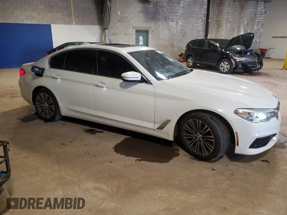 2019 BMW 5 Series 530i xDrive with VIN WBAJA7C57KWW32394, listed as a Copart auction lot 51223825 with 62,148 mi miles and Salvage title. Bid and sale history available at DreamBid. Image 4.