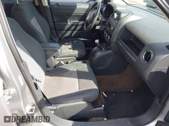 2014 Jeep Patriot Sport z VIN 1C4NJRBB5ED815798, wystawiony jako IAAI lot #41795546 z przebiegiem 106 875 mil mil oraz . Historia ofert i sprzedaży dostępna na DreamBid. Obrazek 5.