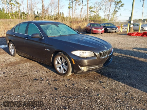 2013 BMW 5 Series 528i with VIN WBAXG5C56DDY31724, listed as a IAAI auction lot 41530179 with 117,876 mi miles and . Bid and sale history available at carsss.com. Image 1.