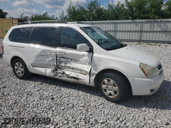 2006 Kia Sedona LX with VIN KNDMB233666057581, listed as a Copart auction lot 71027674 with 206,556 mi miles and Salvage Title. Bid and sale history available at carsss.com. Image 4.