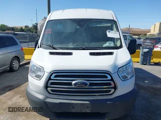 2018 Ford Transit z VIN 1FTYR2CM0JKA71692, wystawiony jako IAAI lot #42357507 z przebiegiem 323 477 mil mil oraz . Historia ofert i sprzedaży dostępna na DreamBid. Obrazek 12.
