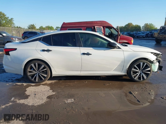 2020 Nissan Altima 2.5 SR with VIN 1N4BL4CV6LC261124, listed as a IAAI auction lot 41771341 with 102,289 mi miles. Bid and sale history available at carsss.com. Image 14.