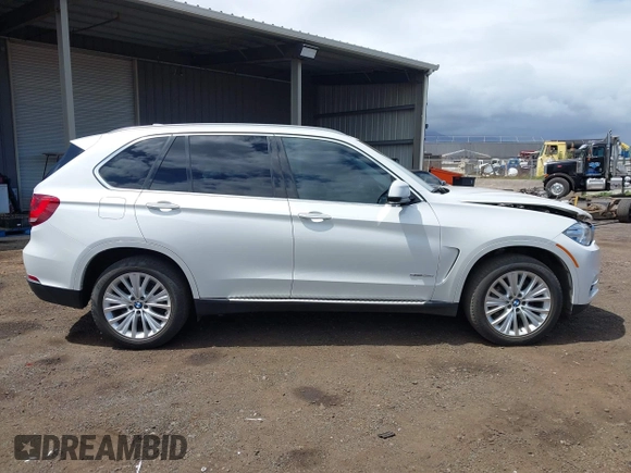 2016 BMW X5 sDrive35i with VIN 5UXKR2C51G0H42792, listed as a IAAI auction lot 41726108 with 81,796 mi miles. Bid and sale history available at carsss.com. Image 13.