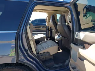 2023 Lincoln Navigator Reserve z VIN 5LMJJ2LG2PEL00893, wystawiony jako IAAI lot #42011618 z przebiegiem 13 008 mil mil oraz . Historia ofert i sprzedaży dostępna na DreamBid. Obrazek 8.
