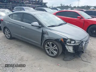 2017 Hyundai Elantra Value Edition z VIN KMHD84LF5HU291337, wystawiony jako IAAI lot #42038011 z przebiegiem 92 516 mil mil oraz . Historia ofert i sprzedaży dostępna na DreamBid. Obrazek 1.