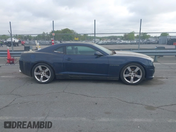 2011 Chevrolet Camaro 1LT z VIN 2G1FF1ED6B9161612, wystawiony jako IAAI lot #41945947 z przebiegiem 135 956 mil mil oraz . Historia ofert i sprzedaży dostępna na DreamBid. Obrazek 13.