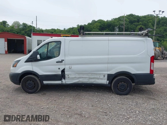 2019 Ford Transit z VIN 1FTYR1YG3KKB67475, wystawiony jako IAAI lot #42293822 z przebiegiem 125 529 mil mil oraz . Historia ofert i sprzedaży dostępna na DreamBid. Obrazek 13.