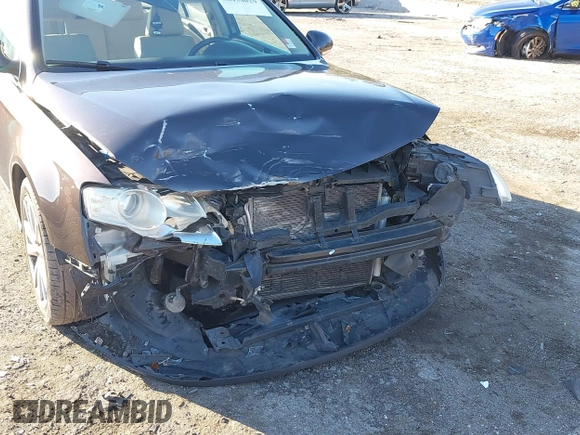 2010 Volkswagen Passat Komfort with VIN WVWJK7AN9AE138884, listed as a IAAI auction lot 38454029 with 97,595 mi miles and . Bid and sale history available at DreamBid. Image 6.