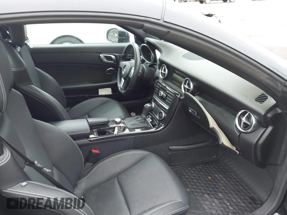 2015 Mercedes-Benz SLK-Class SLK 250 with VIN WDDPK4HA5FF111457, listed as a IAAI auction lot 41816350 with 35,524 mi miles. Bid and sale history available at carsss.com. Image 5.