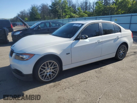 2008 BMW 3 Series 328xi with VIN WBAVC73558KP37642, listed as a Copart auction lot 61891395 with 113,254 mi miles and Salvage title. Bid and sale history available at DreamBid. Image 1.