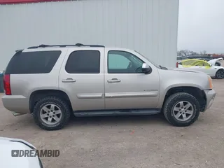 2008 GMC Yukon SLT w/4SB with VIN 1GKFC13J18R174960, listed as a IAAI auction lot 41382763 with 184,456 mi miles. Bid and sale history available at carsss.com. Image 13.