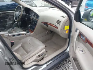 2005 Volvo XC70 with VIN YV1SZ592151195652, listed as a IAAI auction lot 42125275 with 183,928 mi miles and . Bid and sale history available at DreamBid. Image 5.