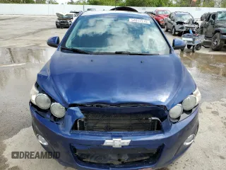 2014 Chevrolet Sonic LT z VIN 1G1JC5SH6E4156225, wystawiony jako Copart lot #54017215 z przebiegiem 161 854 mil mil oraz Szkoda całkowita • Salvage title. Historia ofert i sprzedaży dostępna na DreamBid. Obrazek 5.