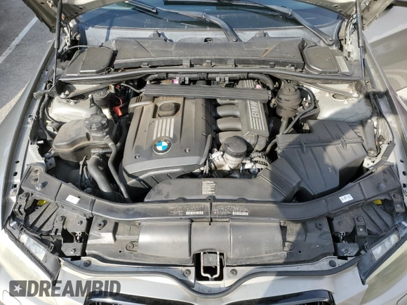 2011 BMW 3 Series 328i z VIN WBAKE5C52BE573743, wystawiony jako Copart lot #42547735 z przebiegiem 167 022 mil mil oraz Szkoda całkowita • Salvage title. Historia ofert i sprzedaży dostępna na DreamBid. Obrazek 11.