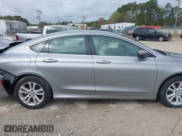 2016 Chrysler 200 Limited with VIN 1C3CCCAB0GN183682, listed as a IAAI auction lot 41897334 with 33,371 mi miles. Bid and sale history available at carsss.com. Image 12.