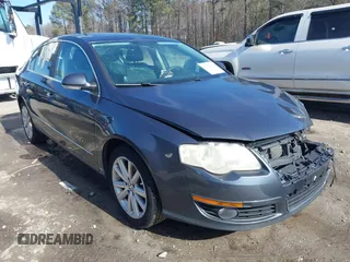 2010 Volkswagen Passat Komfort z VIN WVWJK7ANXAE146119, wystawiony jako IAAI lot #41452014 z przebiegiem 198 456 mil mil oraz . Historia ofert i sprzedaży dostępna na DreamBid. Obrazek 1.