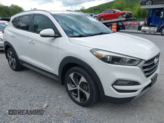 2017 Hyundai Tucson Limited z VIN KM8J3CA25HU305751, wystawiony jako IAAI lot #42331403 z przebiegiem 79 339 mil mil oraz . Historia ofert i sprzedaży dostępna na DreamBid. Obrazek 1.