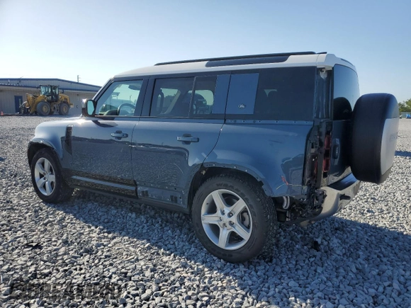 2022 Land Rover Defender SE with VIN SALEPERU8N2067390, listed as a Copart auction lot 52444155 with 35,165 mi miles and Salvage title. Bid and sale history available at DreamBid. Image 2.