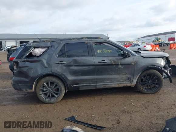 2018 Ford Explorer XLT z VIN 1FM5K8D87JGA91433, wystawiony jako IAAI lot #41038180 z przebiegiem 125 351 mil mil oraz . Historia ofert i sprzedaży dostępna na DreamBid. Obrazek 14.