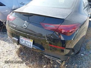 2025 Mercedes-Benz CLA 250 z VIN W1K5J4GBXSN481534, wystawiony jako IAAI lot #42254760 z przebiegiem 7 738 mil mil oraz . Historia ofert i sprzedaży dostępna na DreamBid. Obrazek 17.
