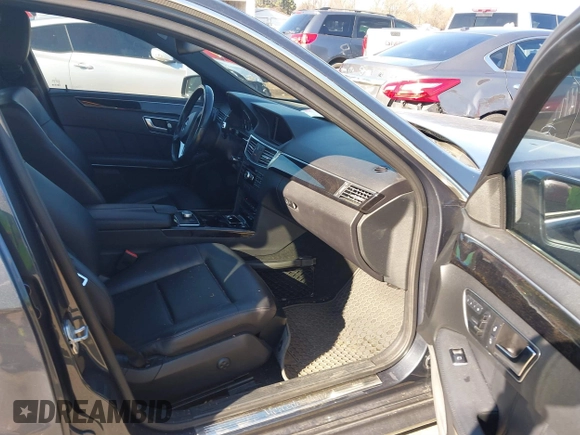 2013 Mercedes-Benz E-Class E 350 Luxury BlueTEC with VIN WDDHF2EB8DA721566, listed as a IAAI auction lot 41252973 with 144,580 mi miles. Bid and sale history available at carsss.com. Image 5.
