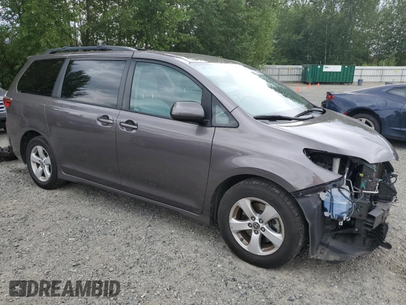 2020 Toyota Sienna LE Auto Access Seat с VIN 5TDKZ3DC4LS072034, выставлен на аукционе Copart как лот 62531295 с пробегом 81 639 миль миль и Списание • Salvage title. История ставок и продаж доступна на DreamBid. Изображение 4.